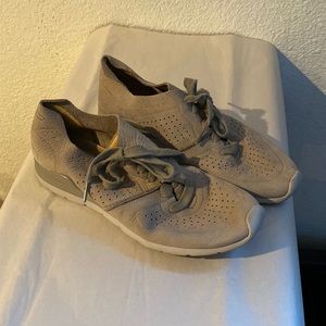 UGG threadlite sneakers women size 8.5